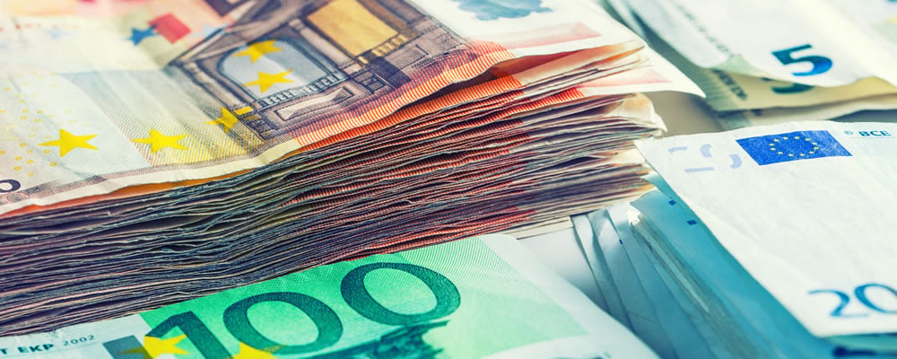 EUR note piles