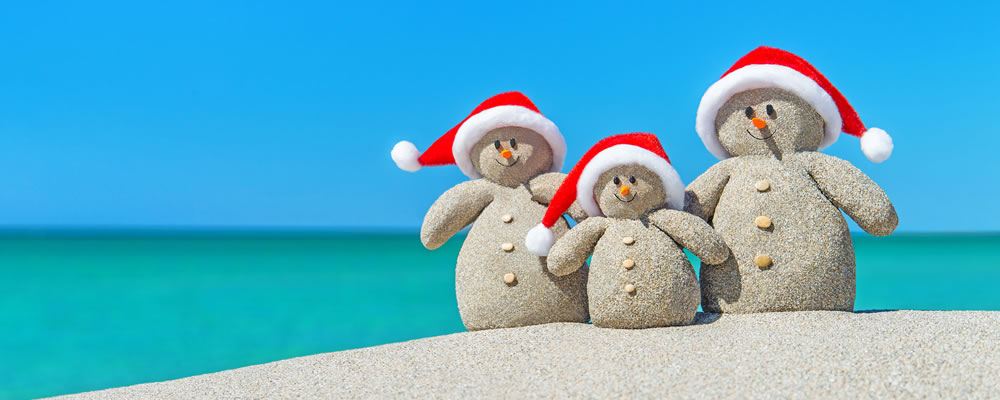 Sandy christmas snowmen