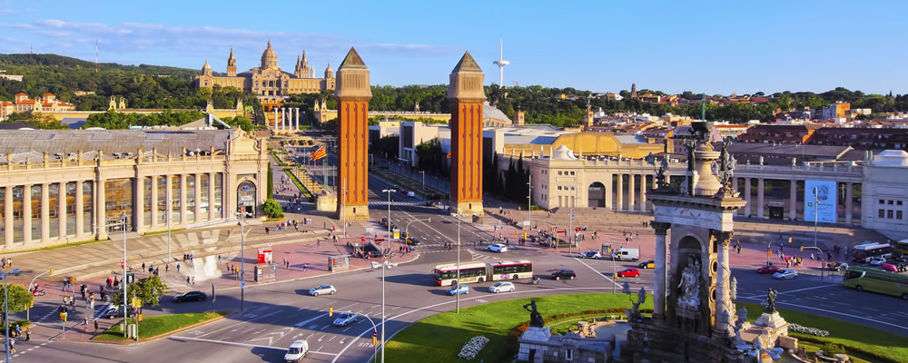 Navigating a Spanish Roundabout